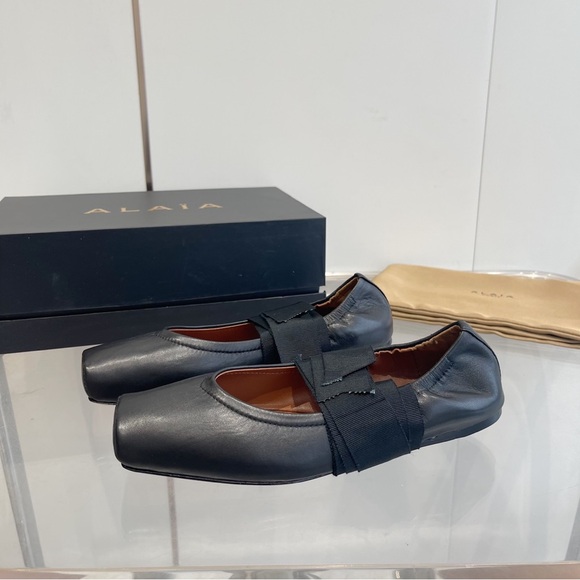Alaia Women's black flats - Picture 2 of 3